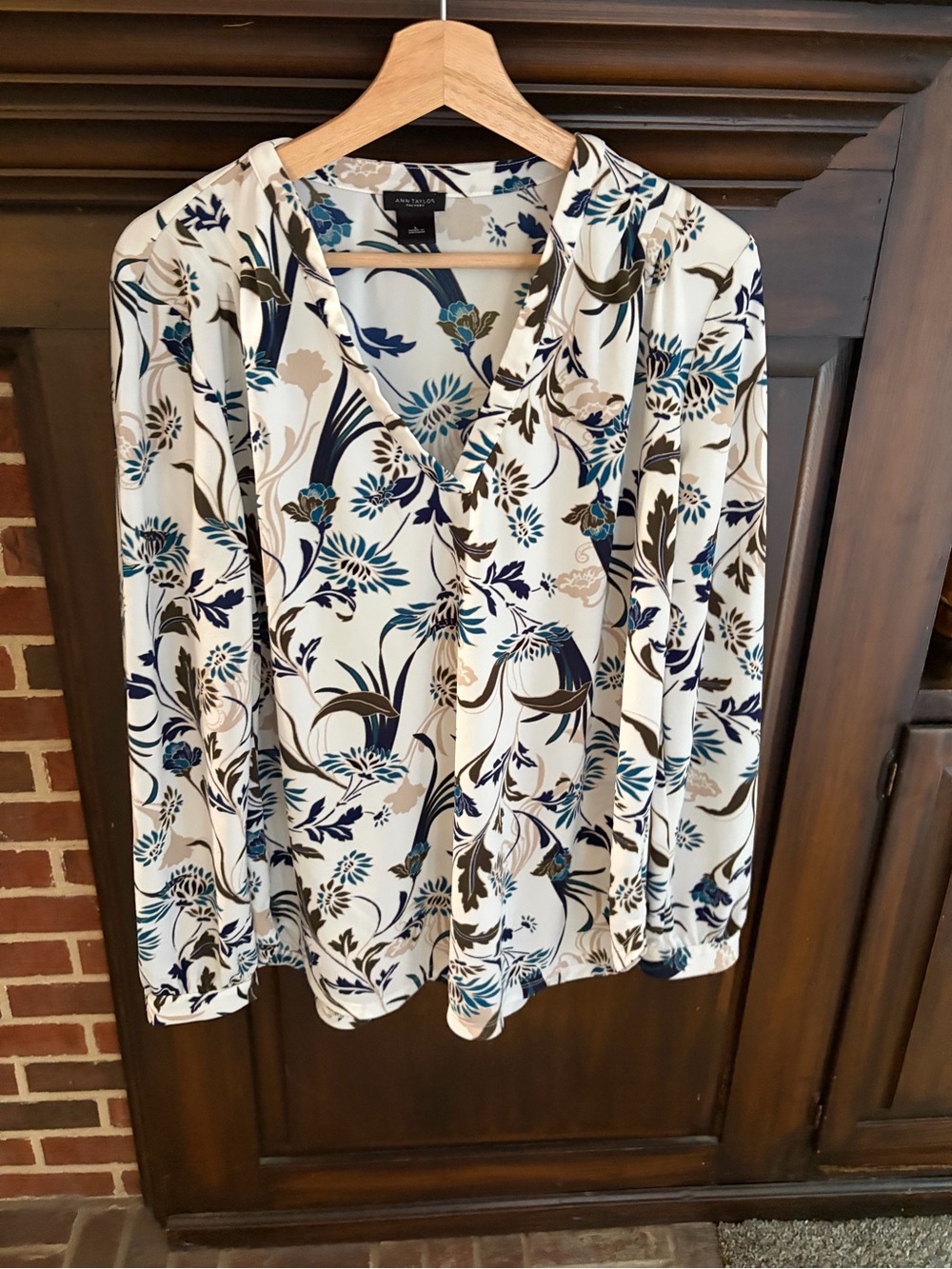 Ann Taylor Factory top size large